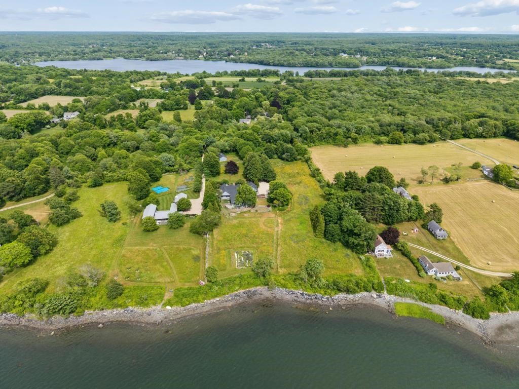 房源照片:683 Neck Road, Tiverton