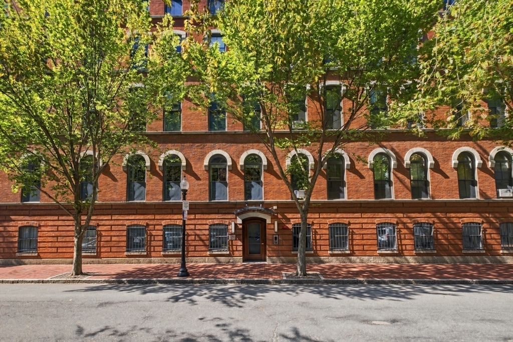 תמונה של הנכס: 19 Father Francis Gilday St #102, Boston