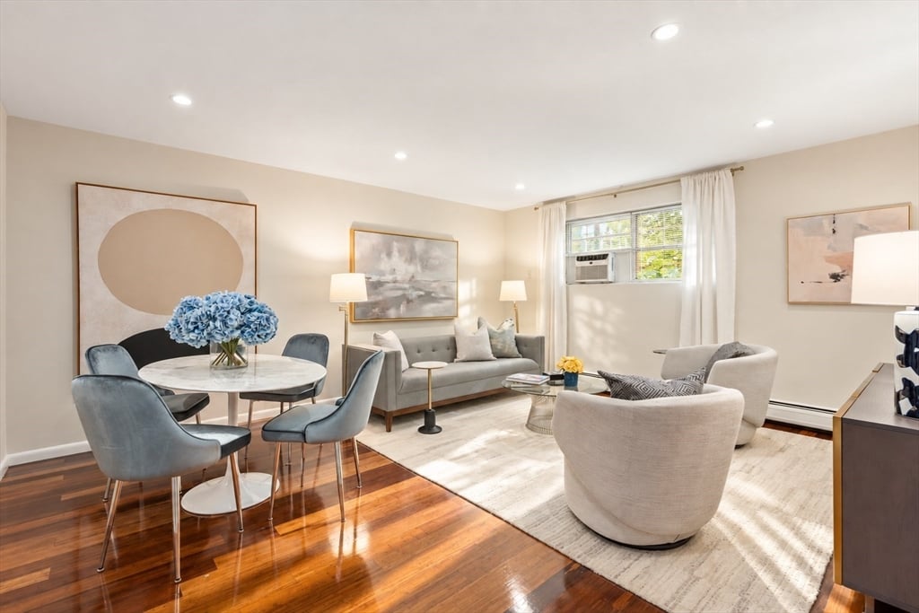 房源照片：804 Centre St #8, Boston