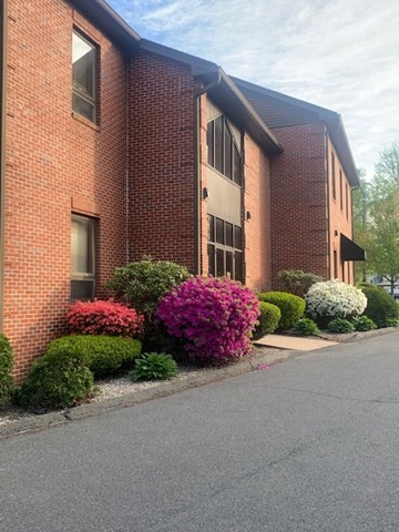 房源照片：1233 Westfield Street, West Springfield
