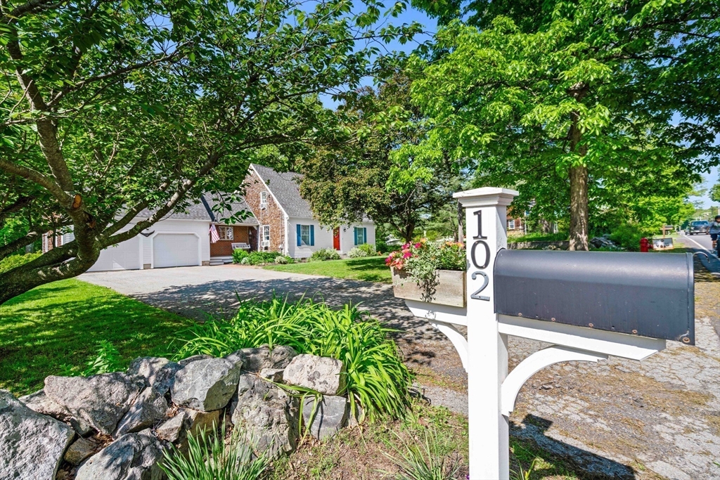 תמונה של הנכס: 102 Elm St, Newbury