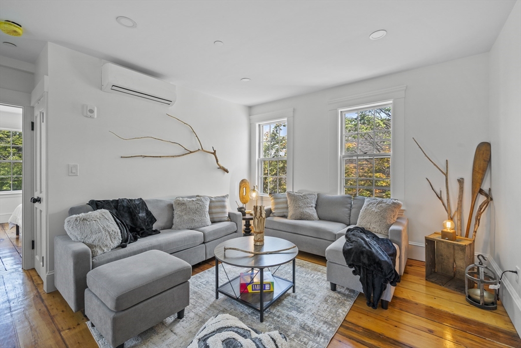 תמונה של הנכס: 33 Broadway #2, Rockport