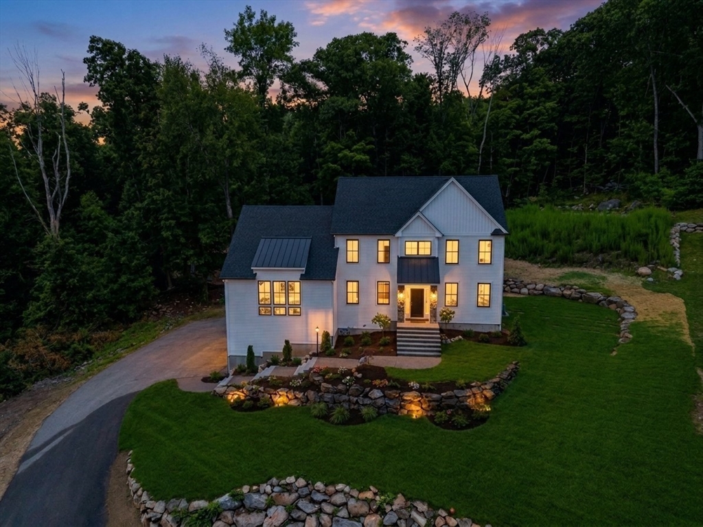 תמונה של הנכס: 15 Tuscan Ct, Cumberland