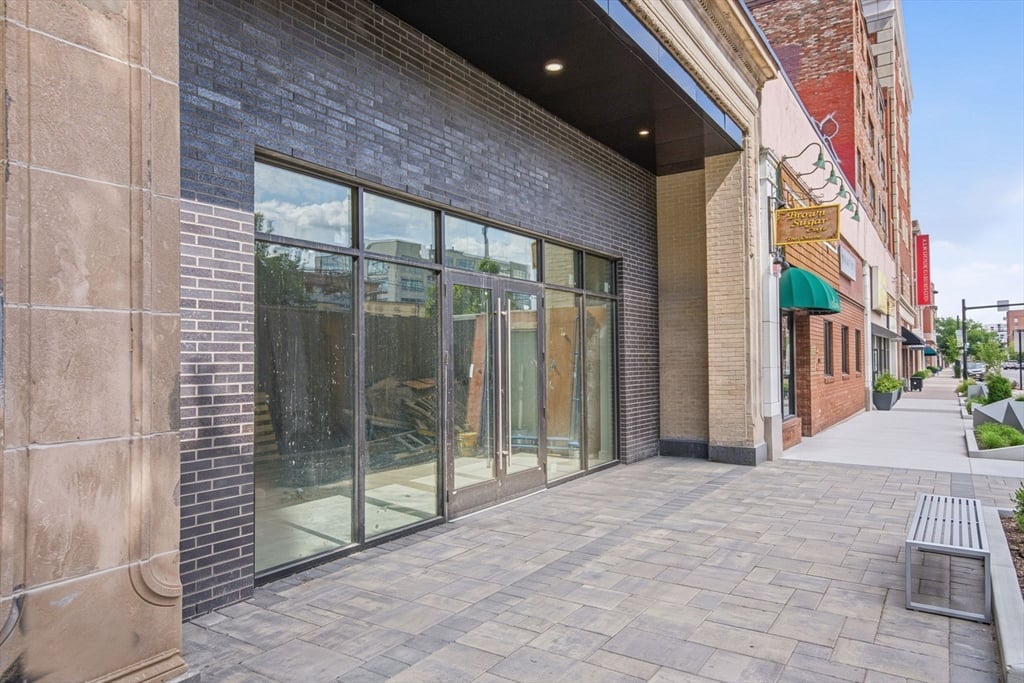 תמונה של הנכס: 1035 Commonwealth Ave, Boston