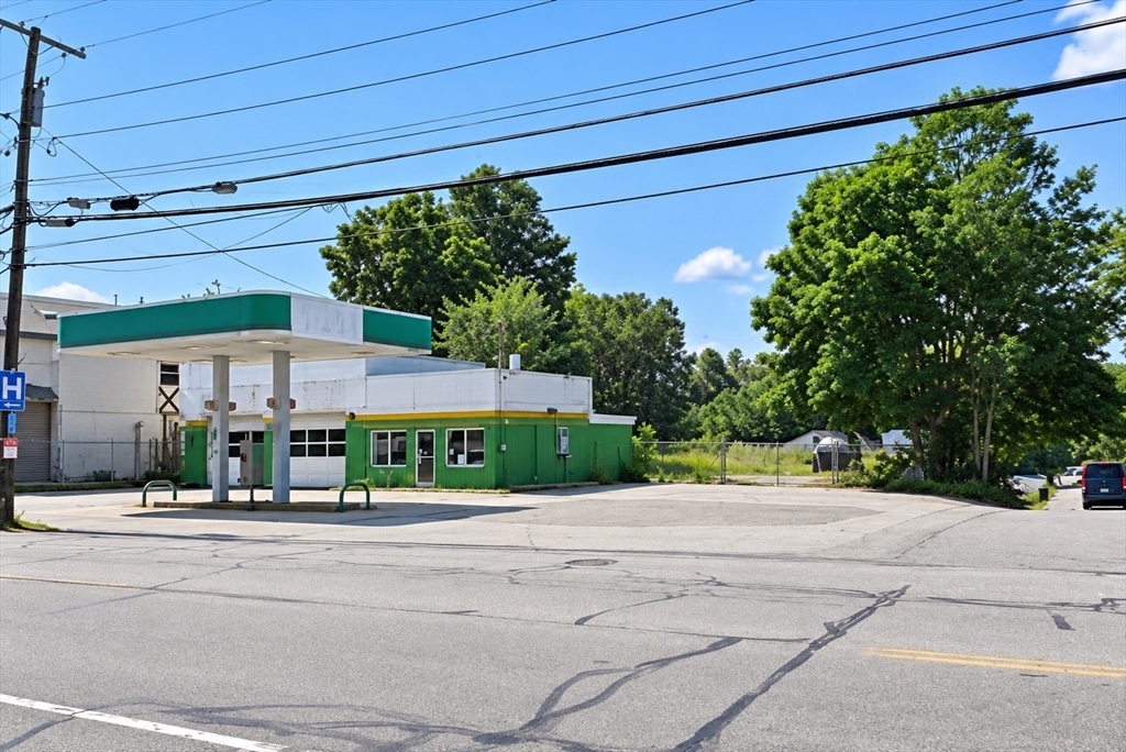 房源照片：360 Mammoth Rd, Lowell