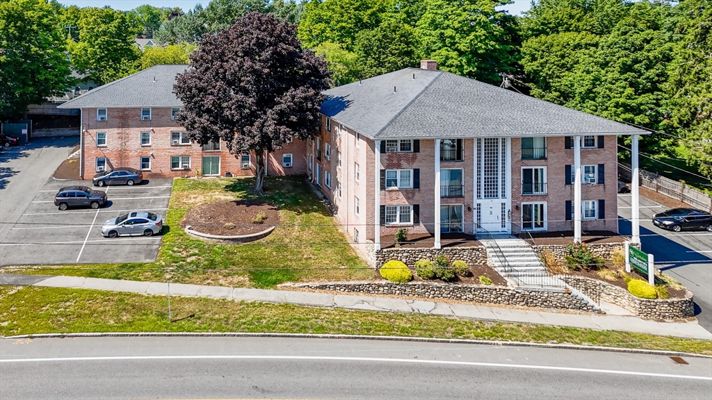 תמונה של הנכס: 90 E Broadway #11, Derry
