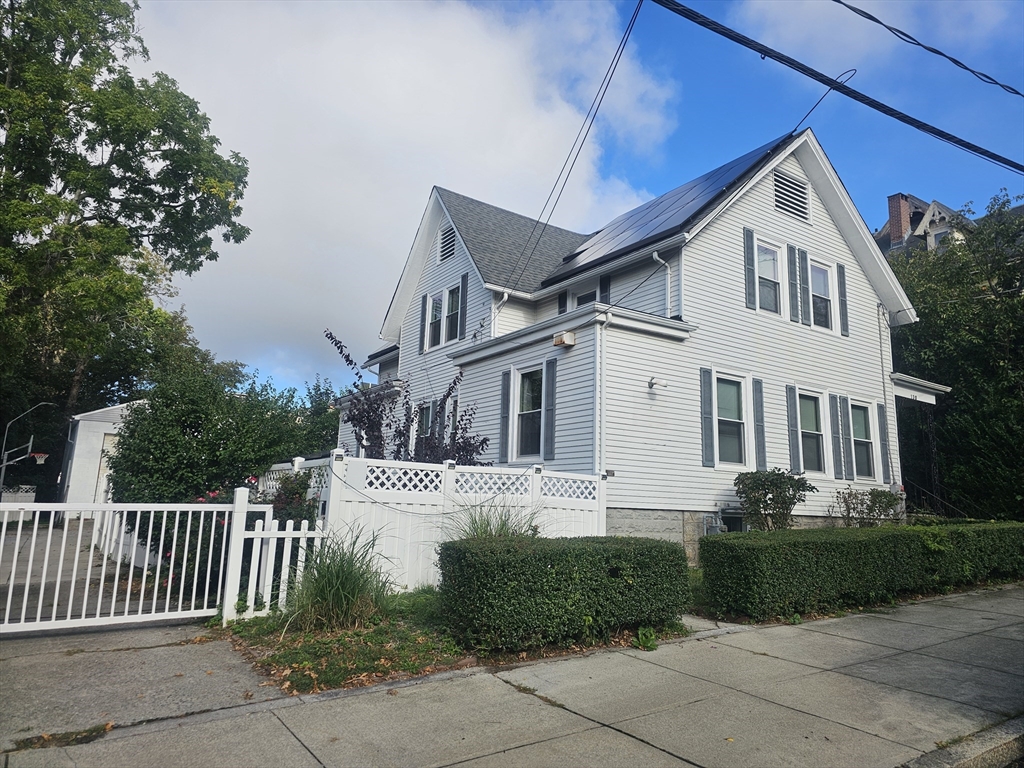 תמונה של הנכס: 130 Winter Street, Fall River