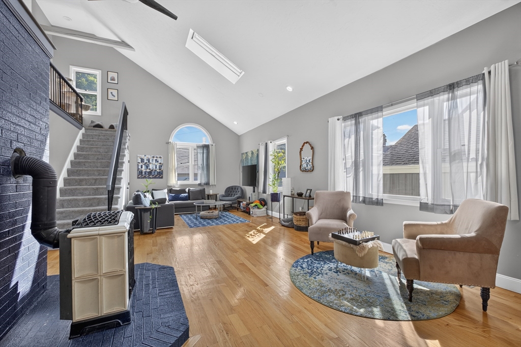 房源照片：42 Epping Street #4, Lowell