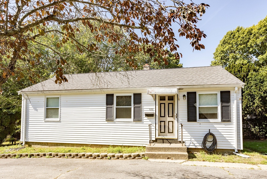 תמונה של הנכס: 122 Algonquin St, Brockton