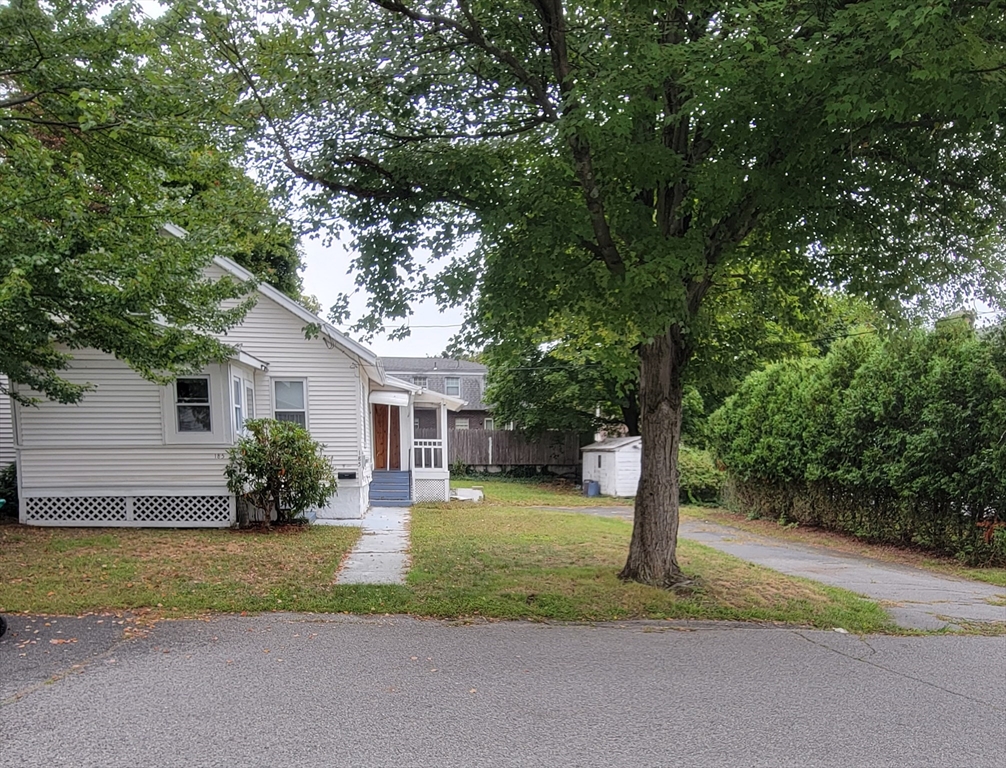 תמונה של הנכס: 185 Dracut St, Lowell