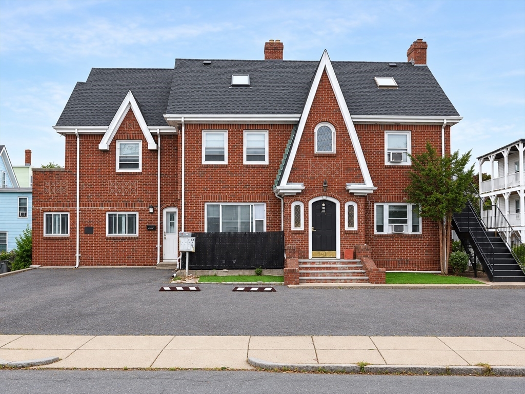 תמונה של הנכס: 36 Saint Edward Rd #3, Boston