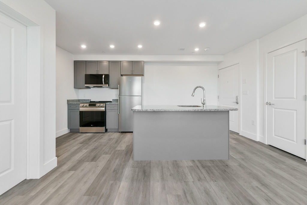 תמונה של הנכס: 585 Essex St #418, Lynn