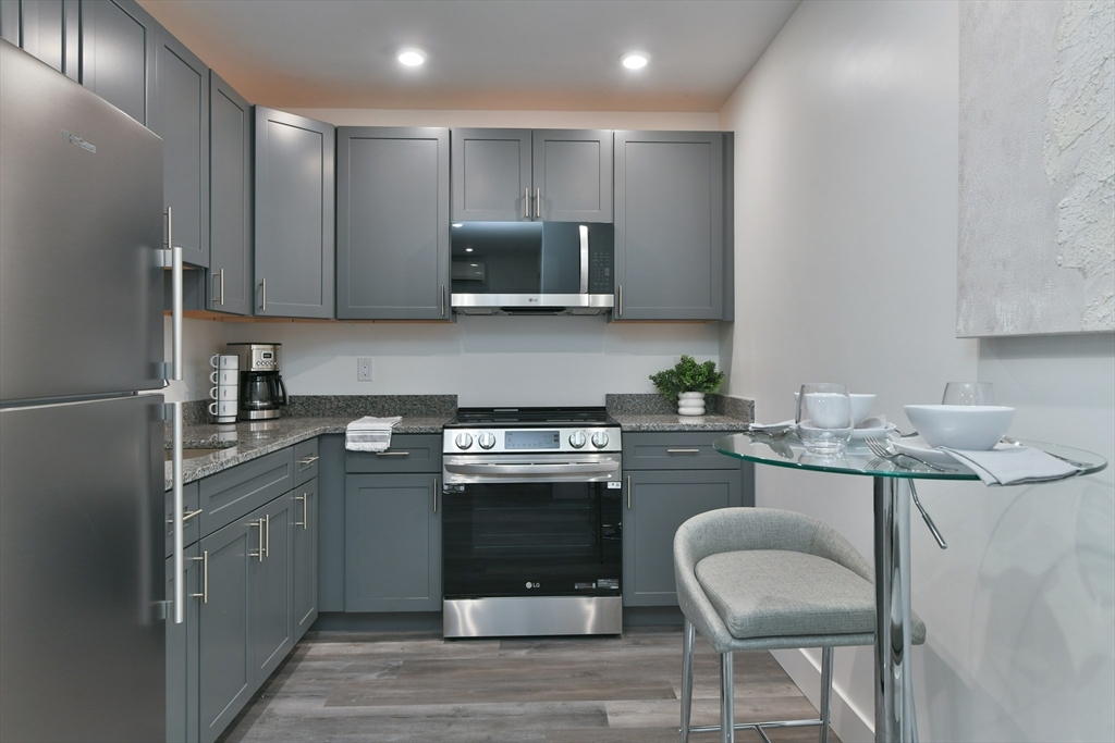 房源照片：585 Essex St #210, Lynn