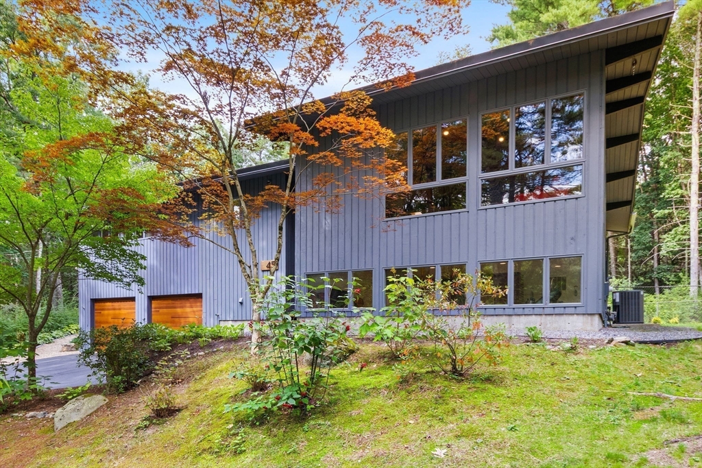 תמונה של הנכס: 45 Whispering Pine Road, Sudbury