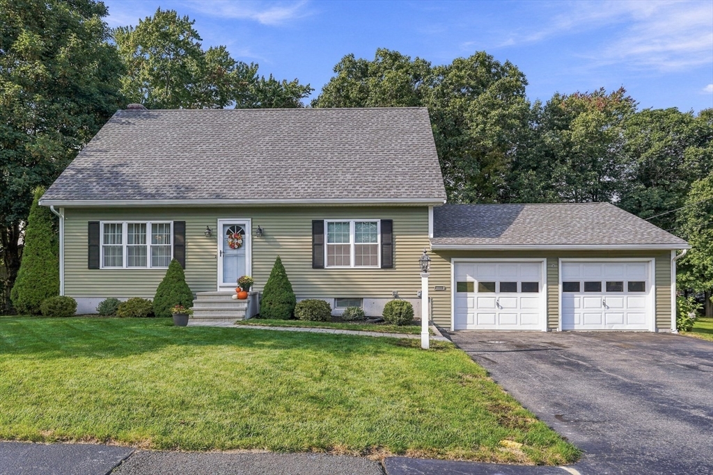 תמונה של הנכס: 14 Oak Cir, Holden