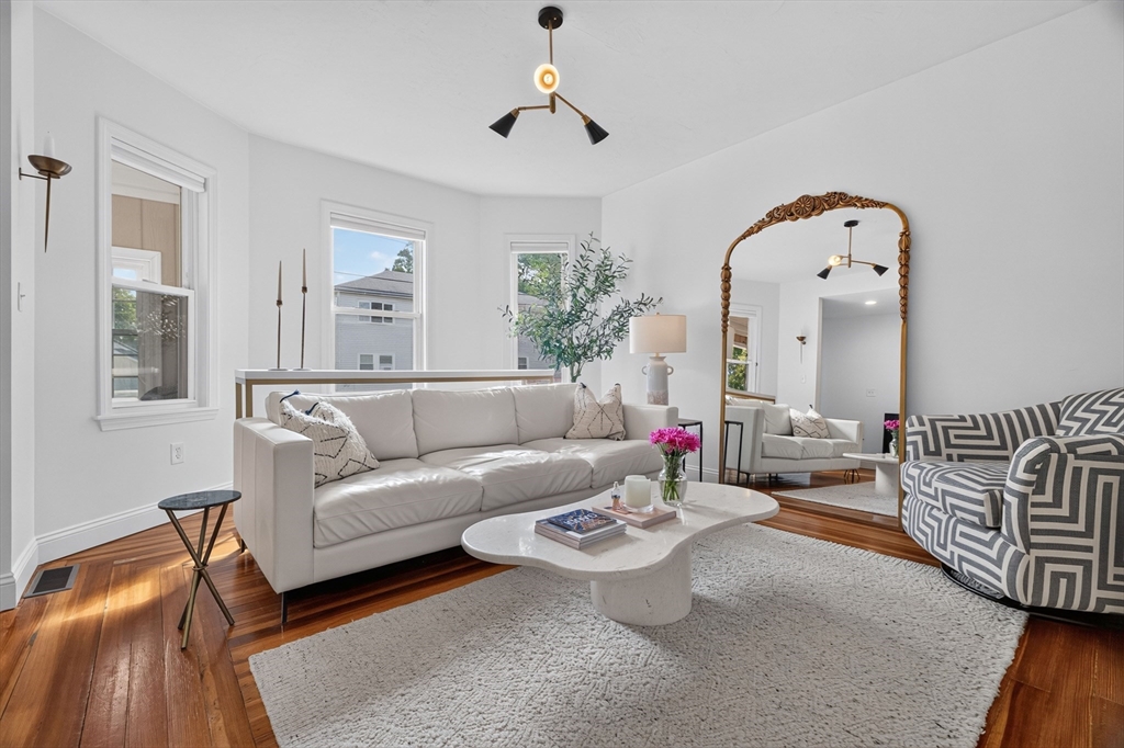 תמונה של הנכס: 41 Harrington Ave #41, Quincy