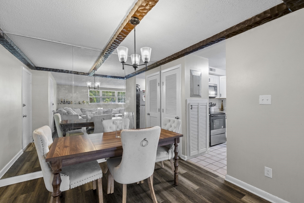 房源照片:103 Oak Ln #4, Brockton
