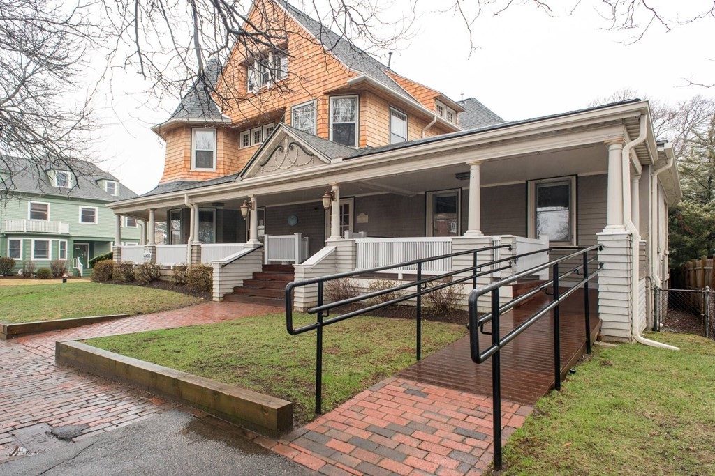 תמונה של הנכס: 418 Massachusetts Ave, Arlington