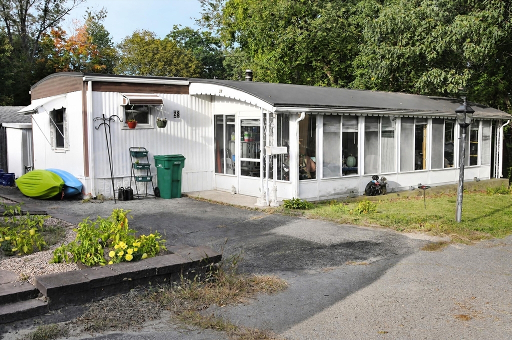 房源照片：1237 Central Street #28, Leominster