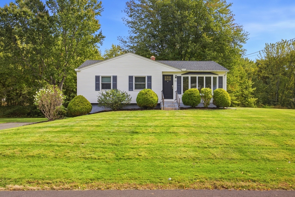 תמונה של הנכס: 15 Edison Dr, South Hadley