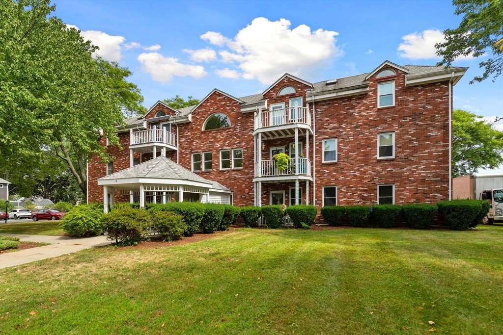 תמונה של הנכס: 19 Paris St #203, Medford
