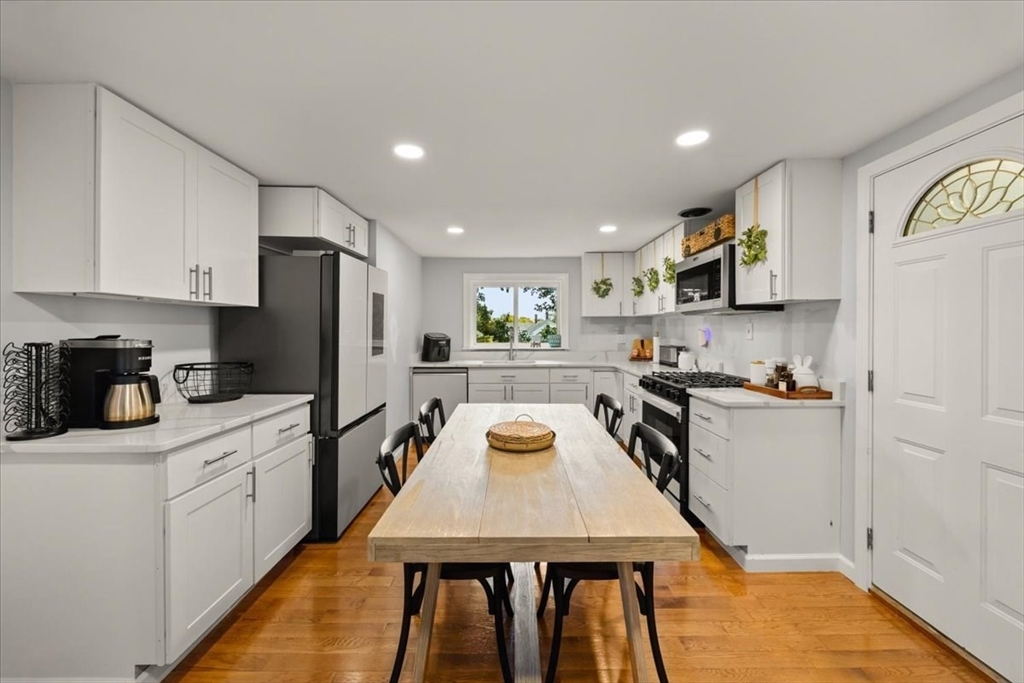 תמונה של הנכס: 12 Randall Ave, Weymouth