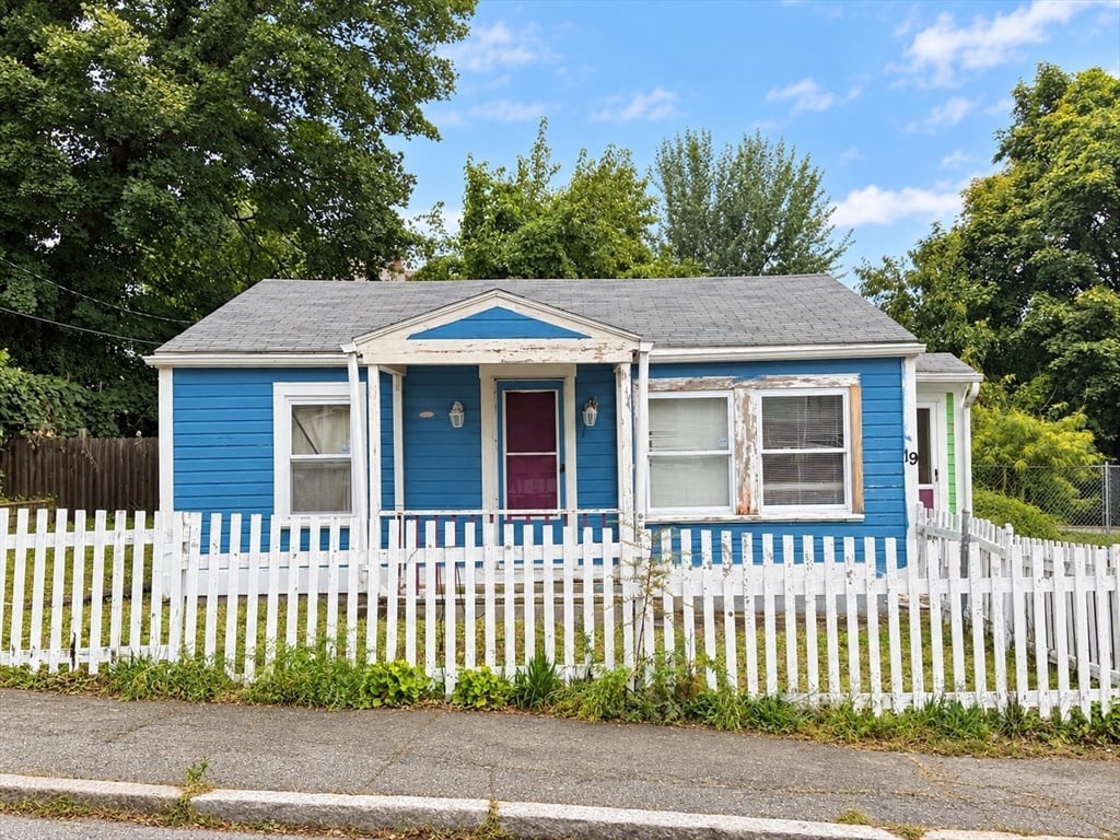 תמונה של הנכס: 19 Lafrance Ct, New Bedford