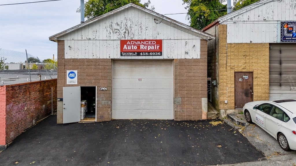 房源照片：12 Carlton Street, Lowell
