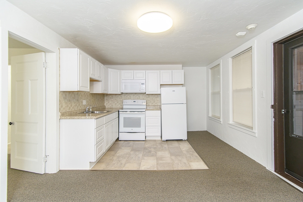 房源照片：79 School Street #2nd Fl RR, Webster