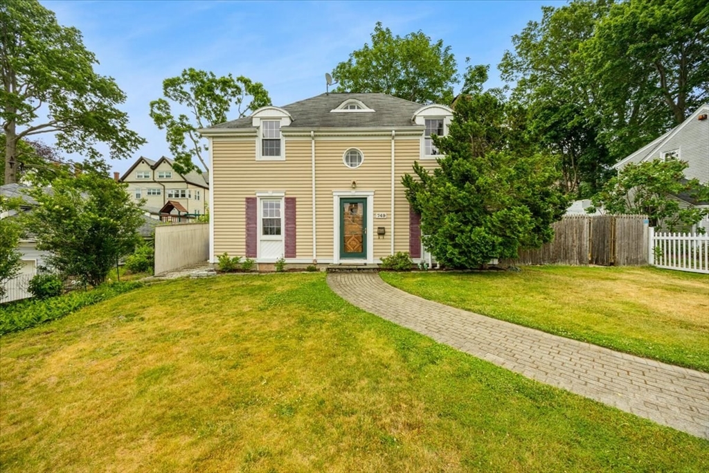תמונה של הנכס: 749 High St, Fall River