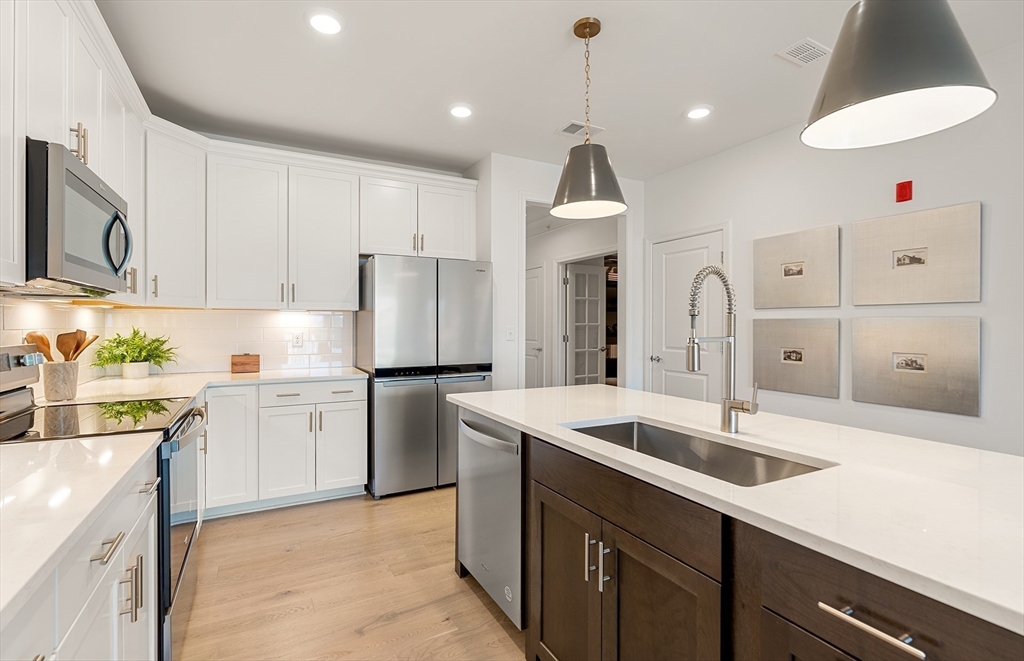 תמונה של הנכס: 141 East Point Drive #210, East Providence