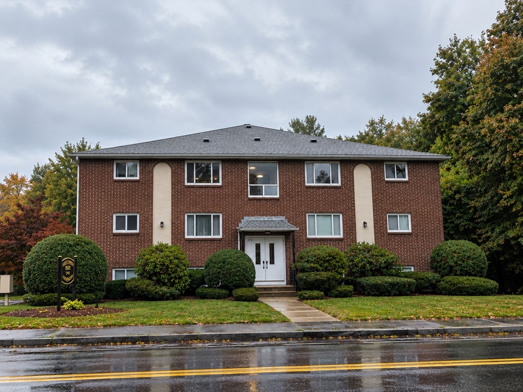 房源照片:676 Farm Rd #1, Marlborough