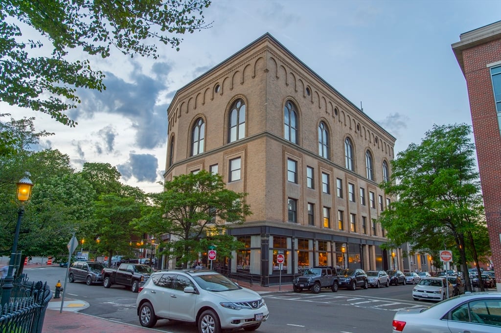 תמונה של הנכס: 10 City Sq, Boston