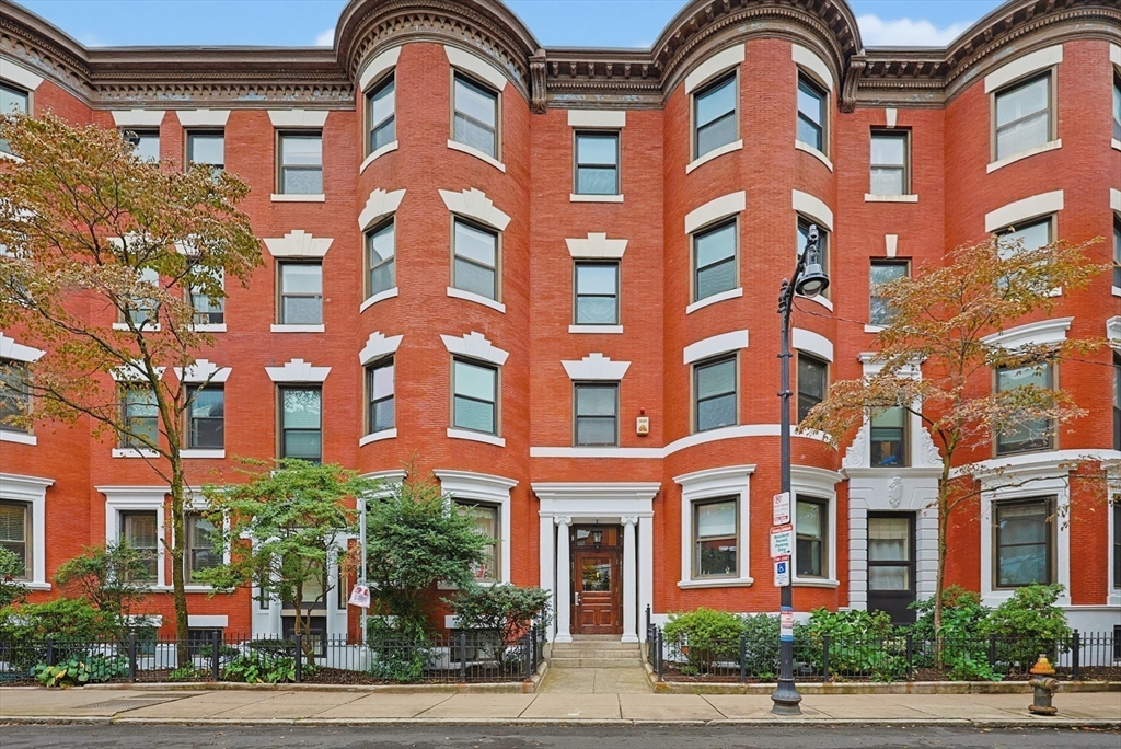 תמונה של הנכס: 96 Gainsborough St #301W, Boston