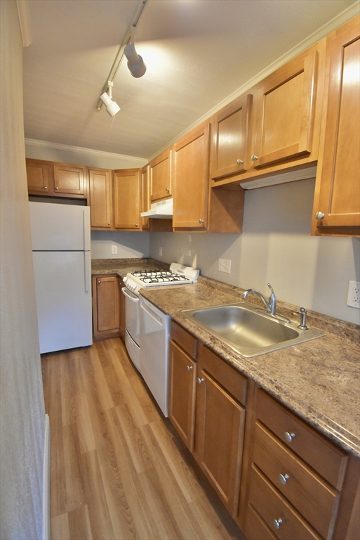 房源照片：37 Railroad Ave #6, Beverly