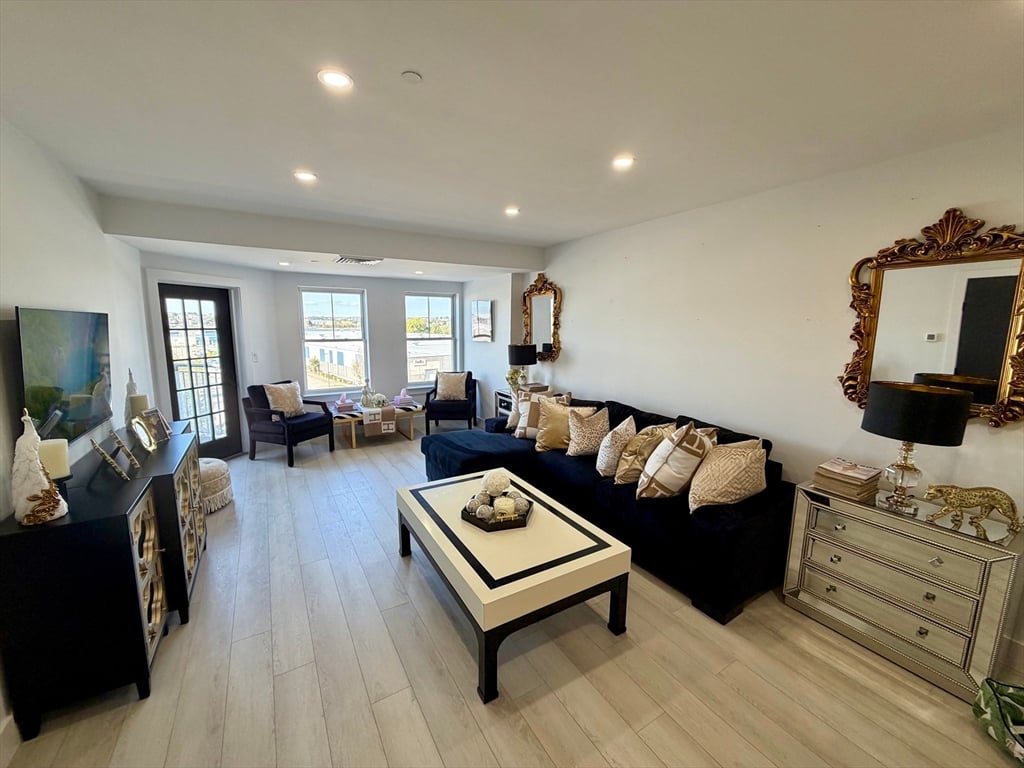 תמונה של הנכס: 10 Seaport Dr #2617, Quincy