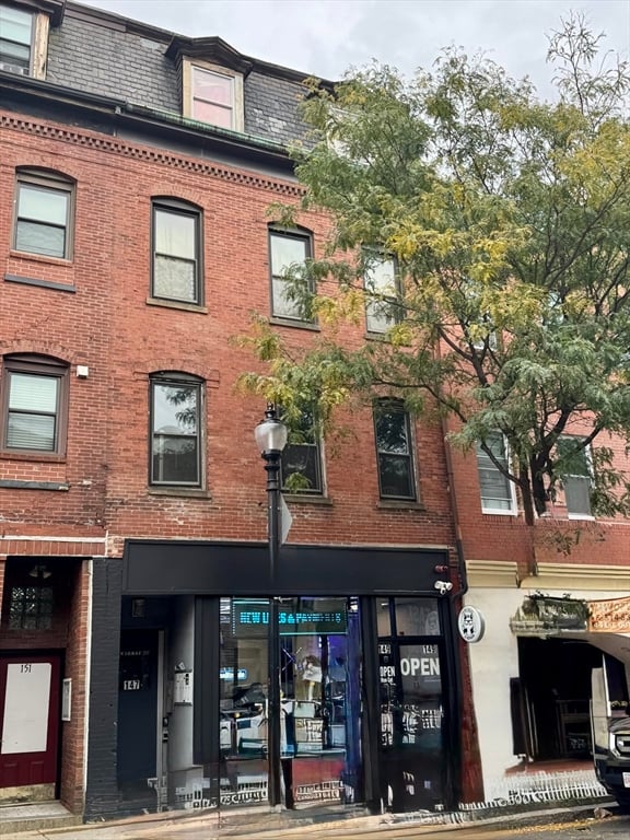 תמונה של הנכס: 147-149 Meridian Street, Boston