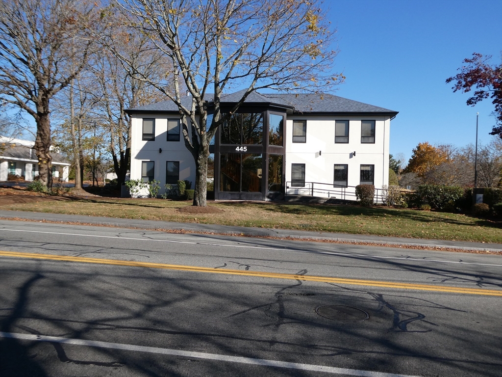 תמונה של הנכס: 445 Faunce Corner Rd, Dartmouth