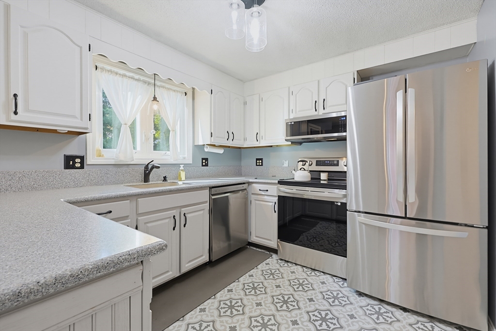 12 Marywood Street #12, Uxbridge