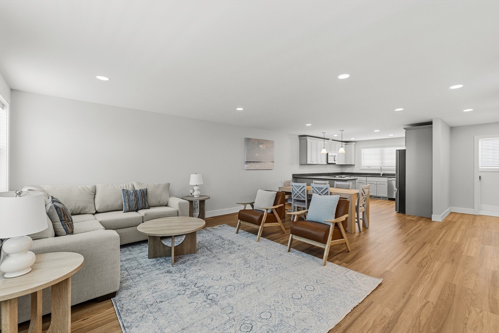 房源照片：2492 South Main Street #7A, Fall River