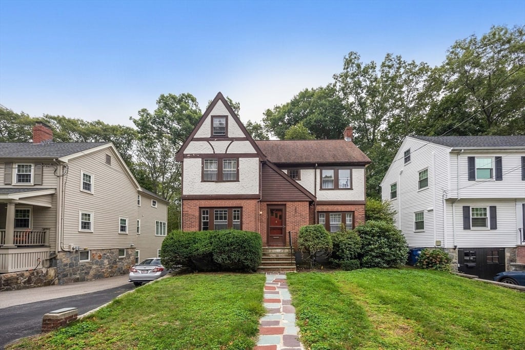תמונה של הנכס: 15 Crehore Rd, Boston
