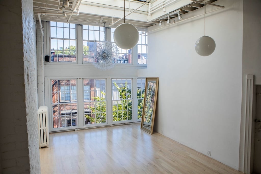 48 Charles Street #3R, Boston, MA 02114