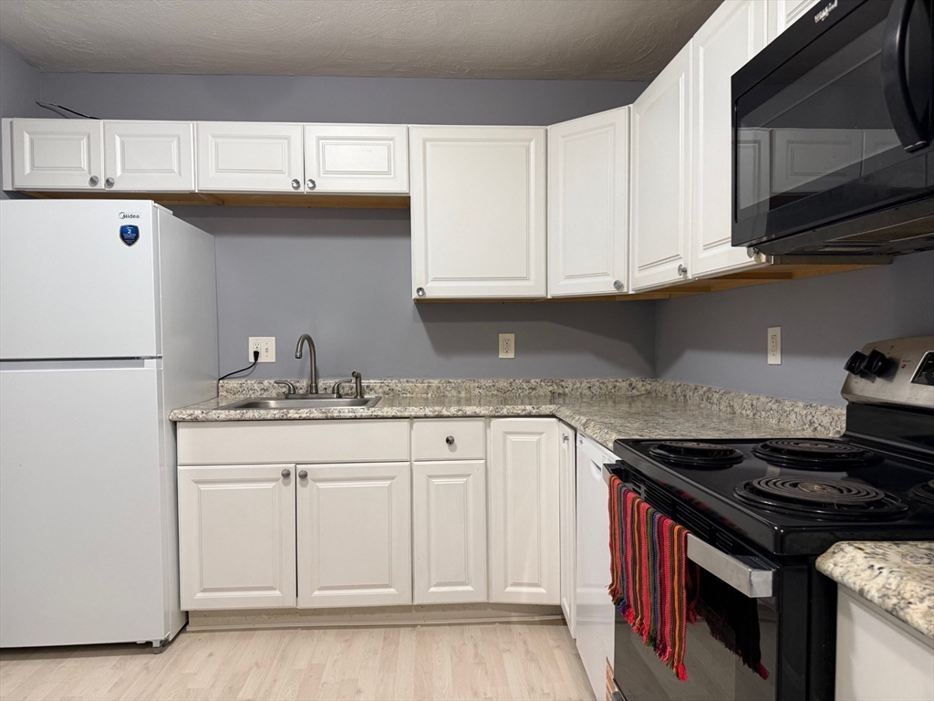 תמונה של הנכס: 302 Boston Post Rd #10, Marlborough