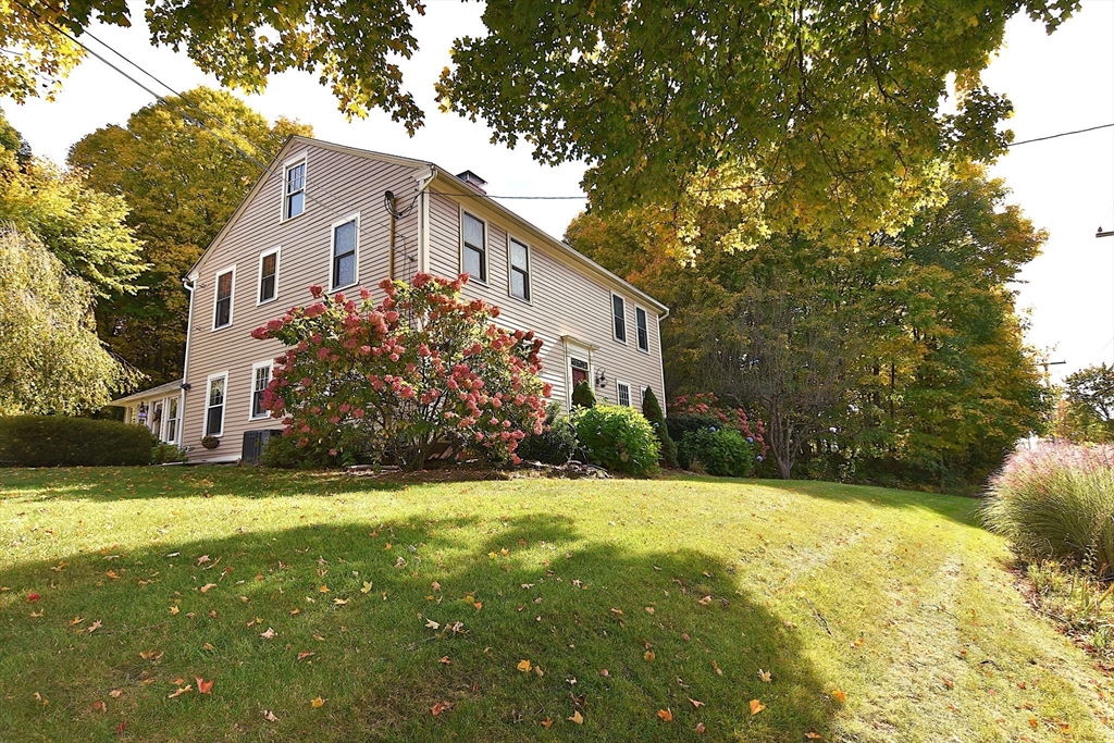房源照片：300 Wilbraham Rd, Hampden