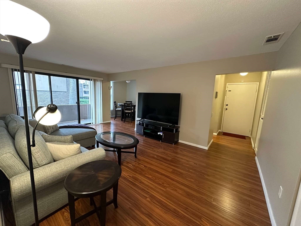 房源照片:20 Shrewsbury Green Dr #G, Shrewsbury