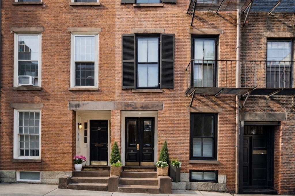תמונה של הנכס: 22 Joy St #22, Boston
