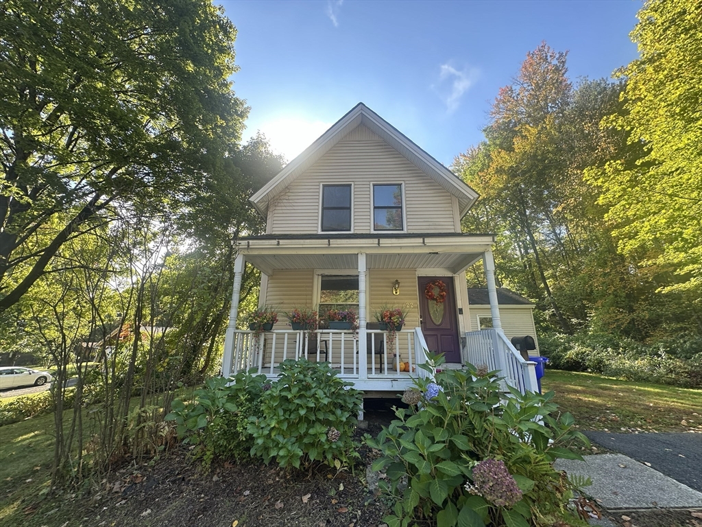 תמונה של הנכס: 22 Laurel, Greenfield