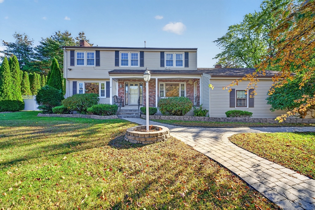 תמונה של הנכס: 4 Old Homestead Rd, Methuen