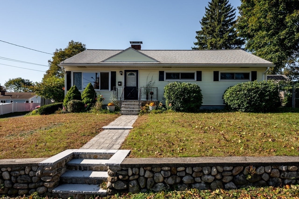 תמונה של הנכס: 14 Coronet Ave, Methuen