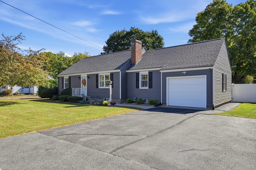 房源照片：724 Dewey St, West Springfield
